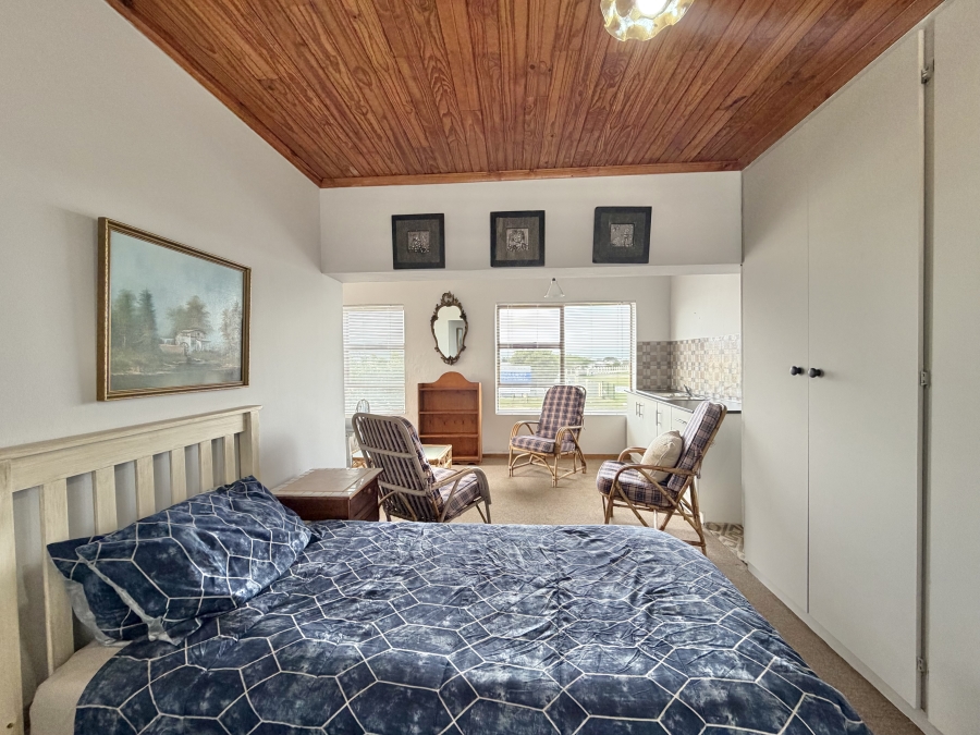 3 Bedroom Property for Sale in Wavecrest Eastern Cape